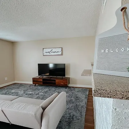 Budget 1Br! Private And Pet Friendly With Parking
